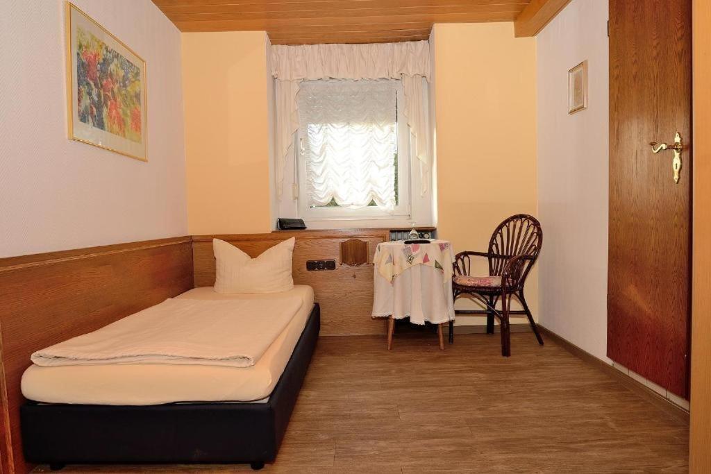 Weinhaus Hotel Zum Josefshof Graach Room photo