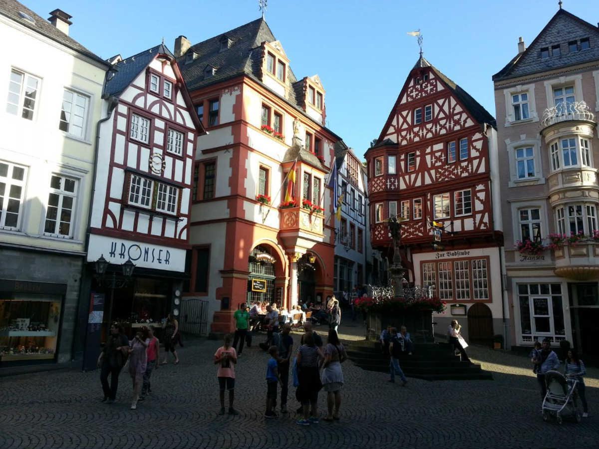 Weinhaus Hotel Zum Josefshof Graach Exterior photo
