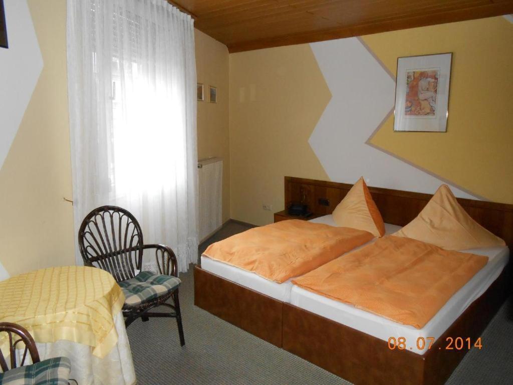 Weinhaus Hotel Zum Josefshof Graach Room photo