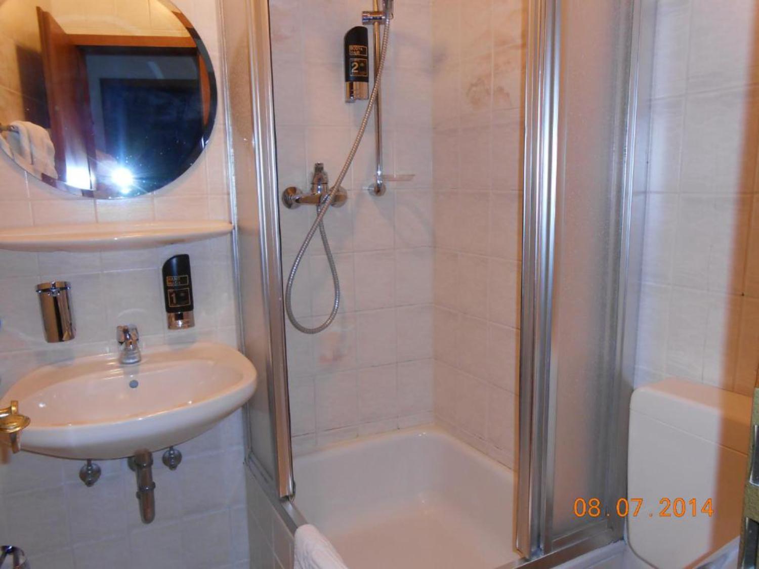 Weinhaus Hotel Zum Josefshof Graach Room photo